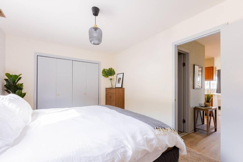 Cozy 2br W/ Valley Views *