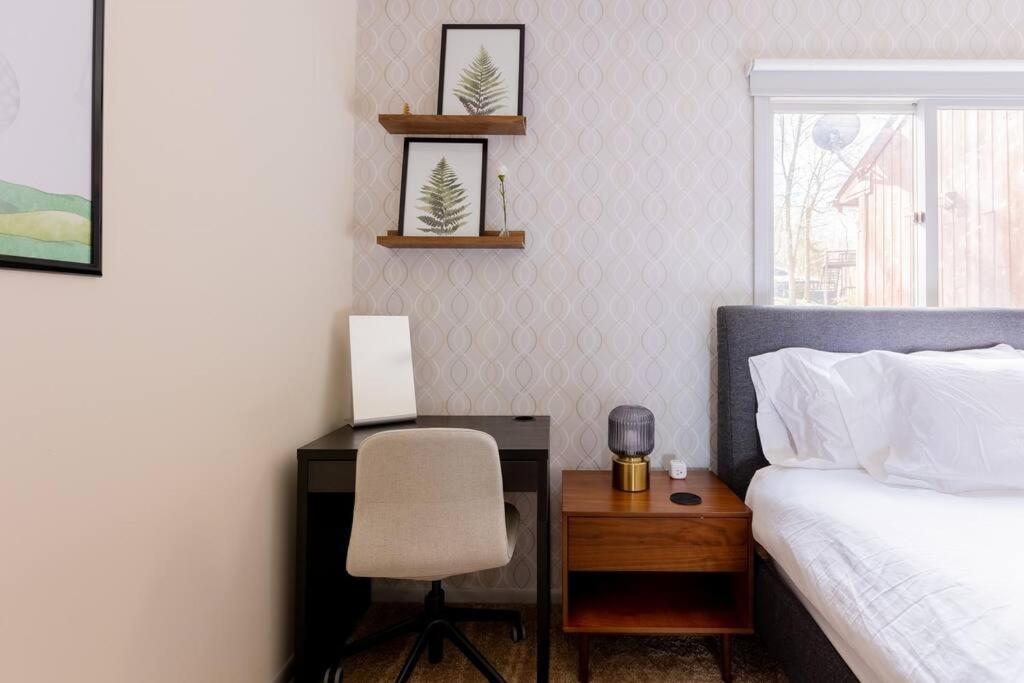 Cozy 2br W/ Valley Views Apartment
